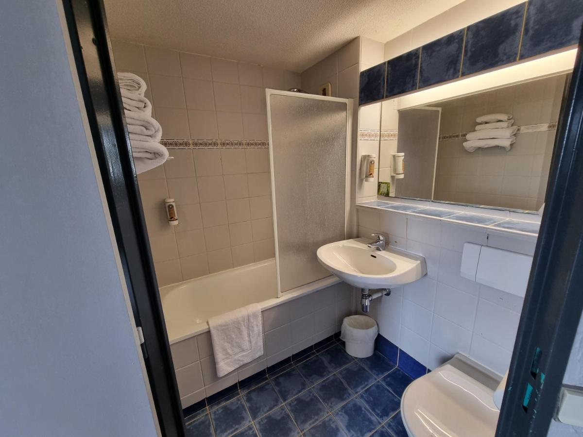 Hotel Restaurant Le Relais - Pau Nord Lons Dış mekan fotoğraf