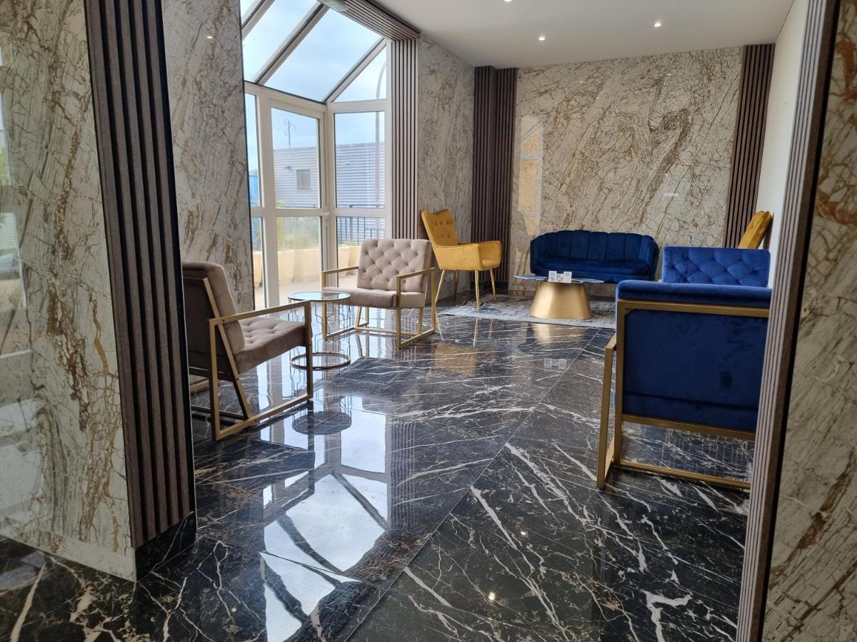 Hotel Restaurant Le Relais - Pau Nord Lons Dış mekan fotoğraf